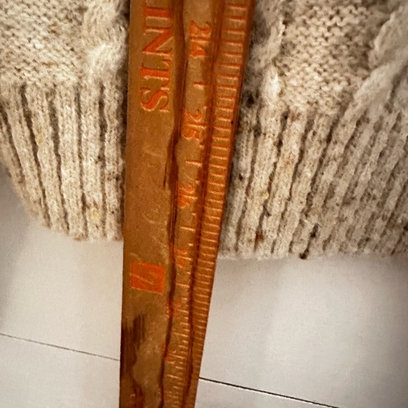 OLD NAVY MT Exaggerated button collar tan speckled woman cozy wool blend sweater - Picture 11 of 13